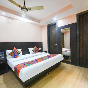 Hotel Fabhotel Moon Light Near Yashobhoomi Convention Centre, New Delhi